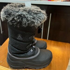 Brand new Kamik kids snow boots size 13